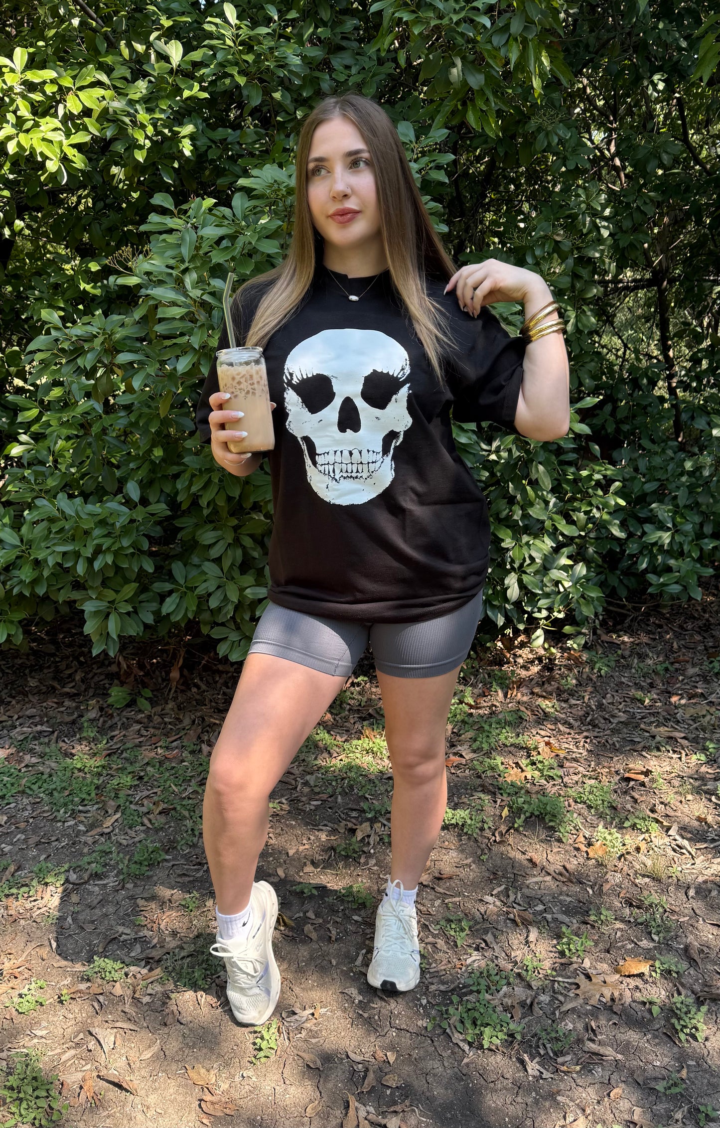 BEAUTY NEVER DIES TEE