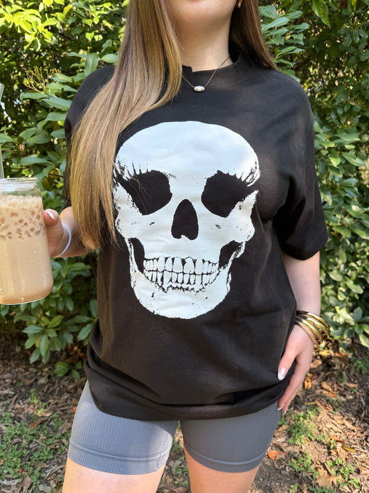 BEAUTY NEVER DIES TEE